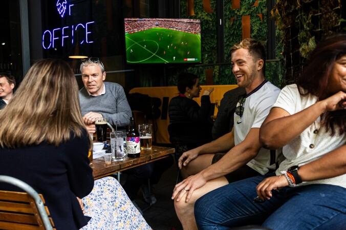 Best Sports Bars in London - Big Belly Bar & Comedy Club