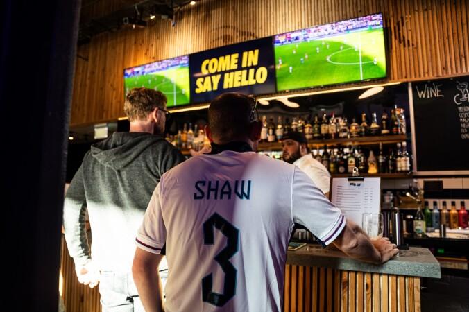 Best Sports Bars in London - Big Belly Bar & Comedy Club