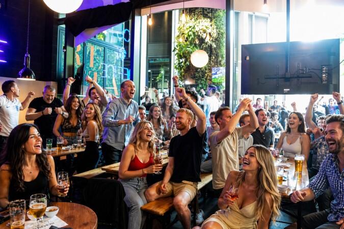 Best Sports Bars in London - Big Belly Bar & Comedy Club