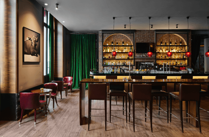 Beste Sportsbars in Berlin - Schinkel Bar im TITANIC Gendarmenmarkt Berlin