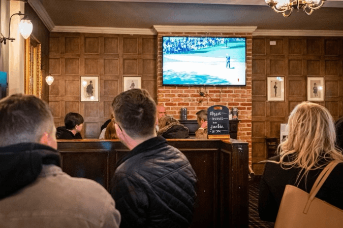 Best Sports Bars in London - Mabel's Tavern