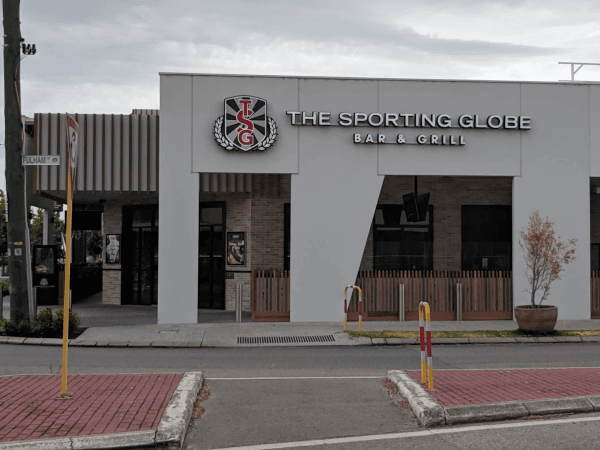 Les Meilleurs Bars à Cloverdale - The Sporting Globe Belmont
