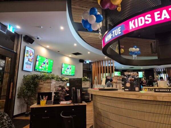 Best Sports Bars in Floreat - The Sporting Globe Floreat