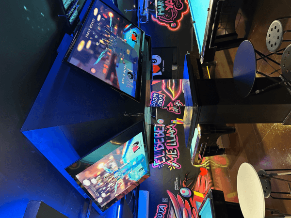 Best Sports Bars in London - Pool Lounge