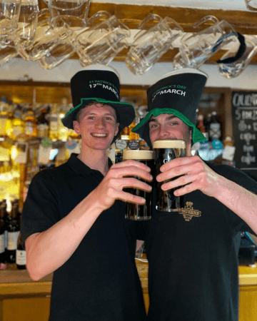 Best Sports Bars in Meribel - La Taverne