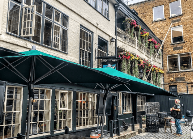 Best Sports Bars in London - The Coach House at The George
