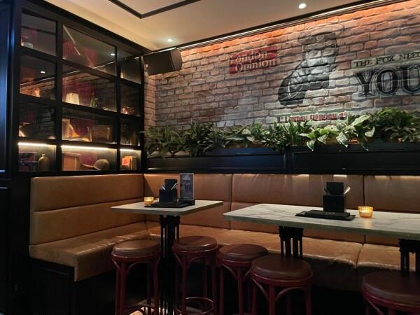 Best Sports Bars in Auckland - The Fox, A London Pub