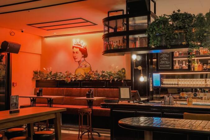 Best Sports Bars in Auckland - The Fox, A London Pub