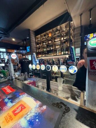 Best Sports Bars in Auckland - The Right Track Sports Cafe