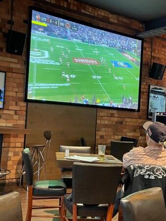 Best Sports Bars in Auckland - The Right Track Sports Cafe