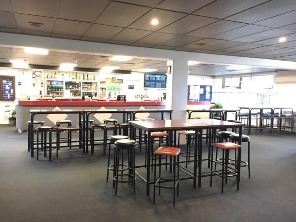 Best Sports Bars in Dunedin - Wobbly's Sports Bar