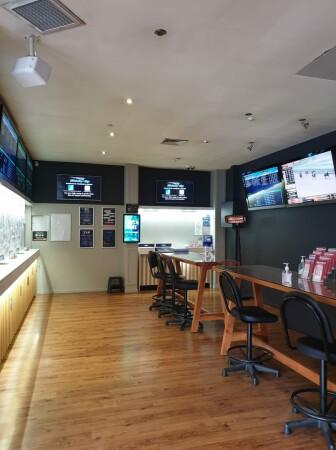 Best Sports Bars in Nelson - Hardy's Bar & TAB