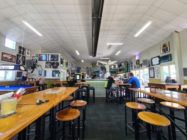 Best Sports Bars in Hamilton - Te Rapa Tavern-Sports Bar
