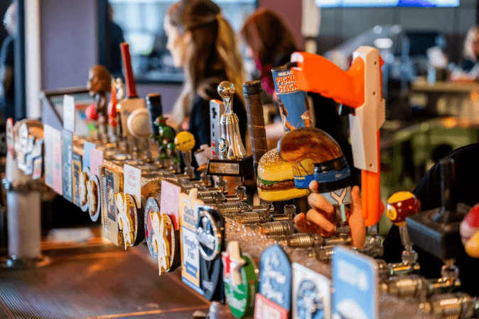 Best Sports Bars in Eaton - Eaton Tavern