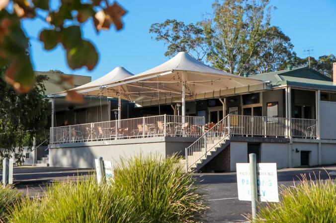 Best Sports Bars in St Georges Basin - Cooee Hotel