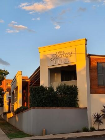 Best Sports Bars in Cowra - Cowra Services Club