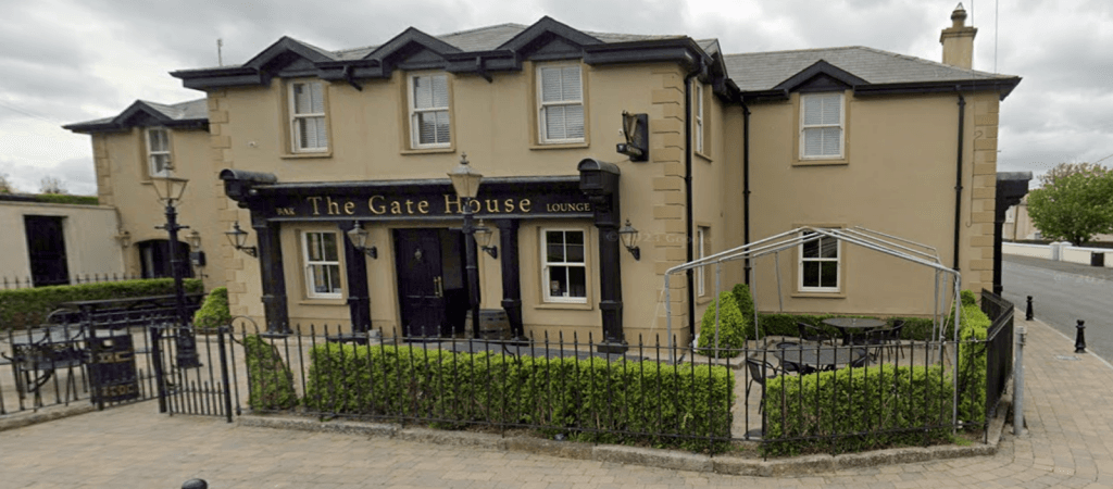Best Sports Bars in Emo - The Gate House