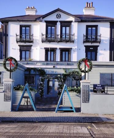 Best Sports Bars in Bray - The Palm