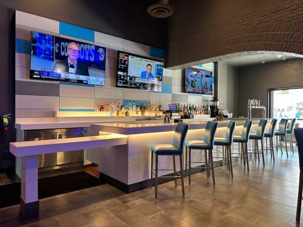 Best Sports Bars in Orange - Dave & Busters @ Orange