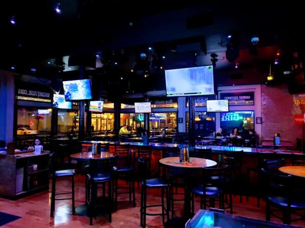 Best Sports Bars in San Diego - Whiskey Girl