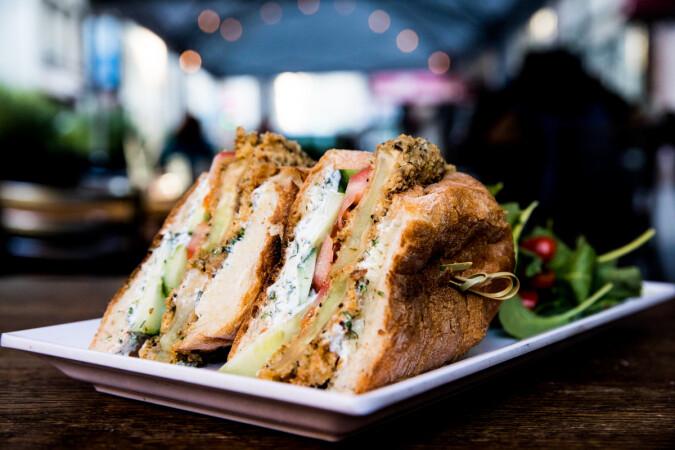 Best Sports Bars in New York - Mudville 9