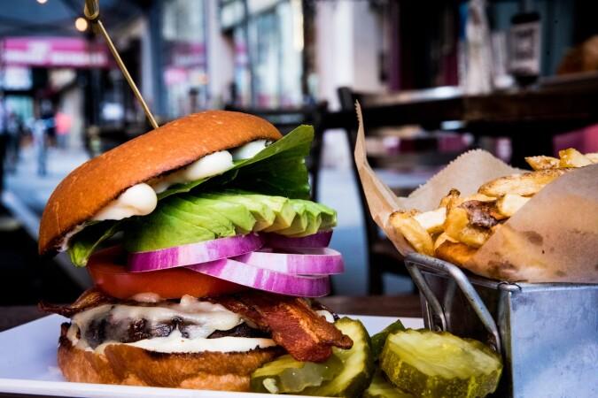 Best Sports Bars in New York - Mudville 9