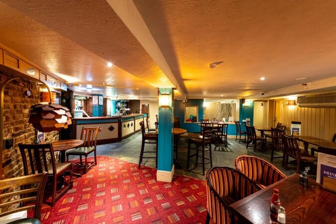 Best Sports Bars in London - Hoop and Toy