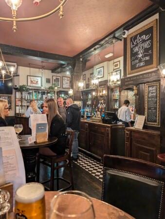 Best Sports Bars in London - Shakespeare Head