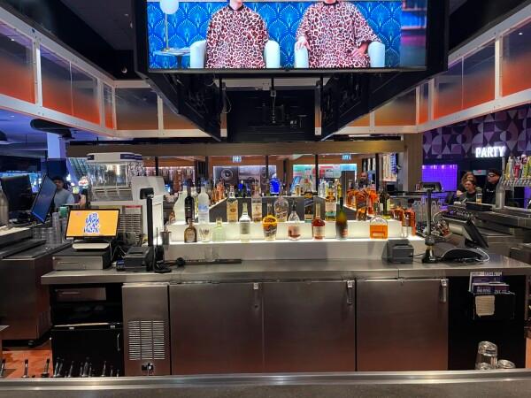 Best Sports Bars in Arcadia - Dave & Busters @ Arcadia/Santa Anita