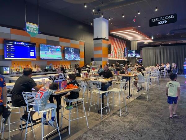 Best Sports Bars in Arcadia - Dave & Busters @ Arcadia/Santa Anita