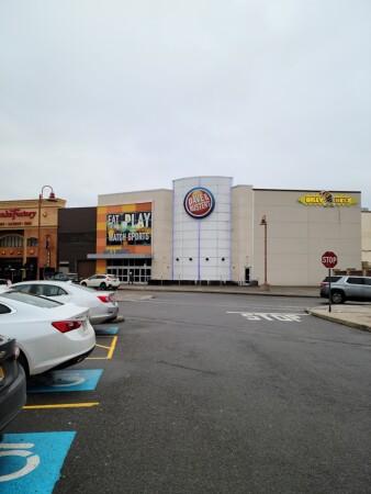 Best Sports Bars in Buffalo - Dave & Busters @ Buffalo/ Walden Galleria