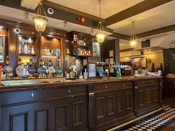 Best Sports Bars in London - Travellers Tavern