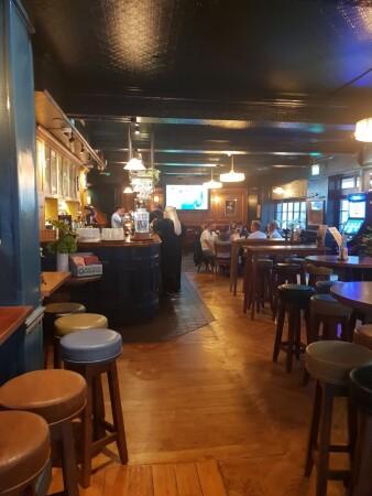 Best Sports Bars in London - Travellers Tavern
