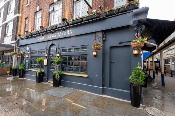 Best Sports Bars in London - Travellers Tavern