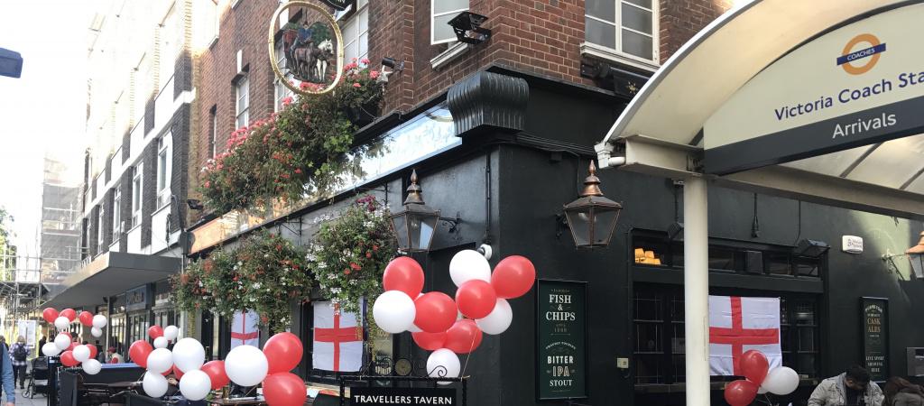Best Sports Bars in London - Travellers Tavern