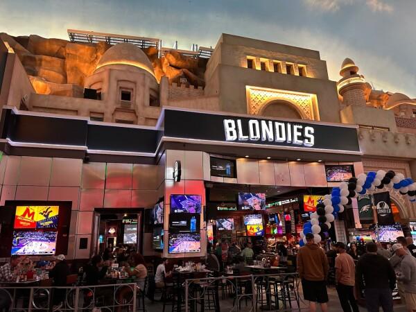 Best Sports Bars in Las Vegas - Blondies Sports Bar