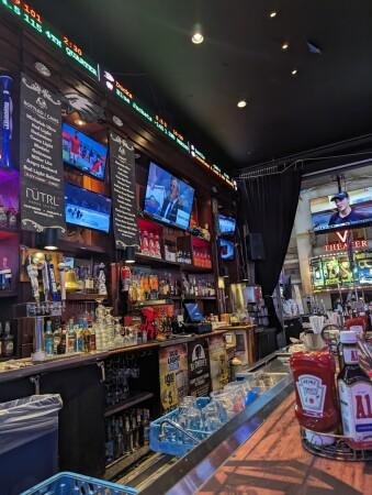 Best Sports Bars in Las Vegas - Blondies Sports Bar