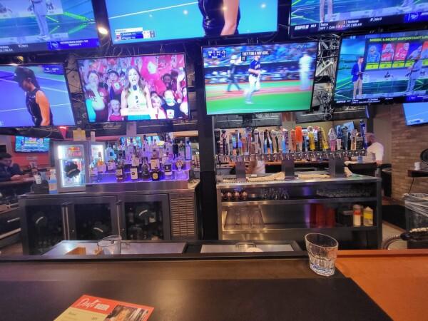 Les Meilleurs Bars à Dedham - Hooters @ Dedham