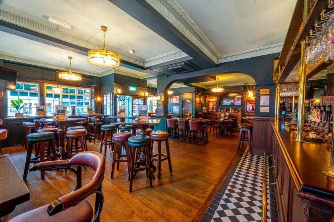 Best Sports Bars in London - The Fitzrovia