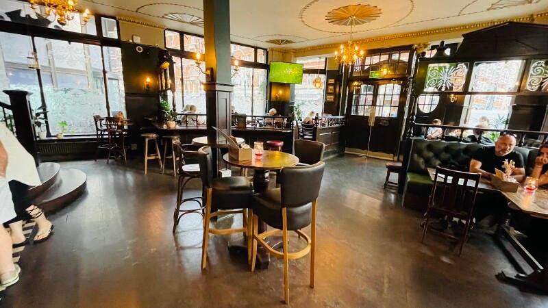 Best Sports Bars in London - Albert