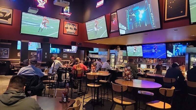 Best Sports Bars in Anchorage - Buffalo Wild Wings @ Anchorage Ak