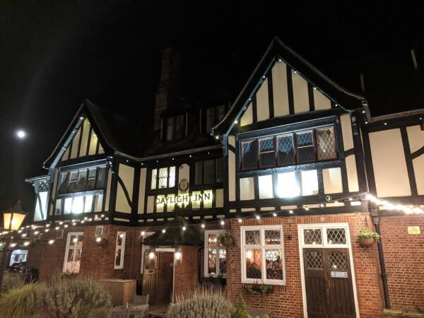 Best Sports Bars in Orpington - Daylight Inn