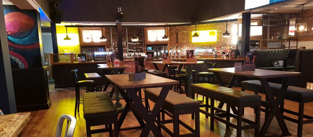Best Sports Bars in Northampton - The Optimist