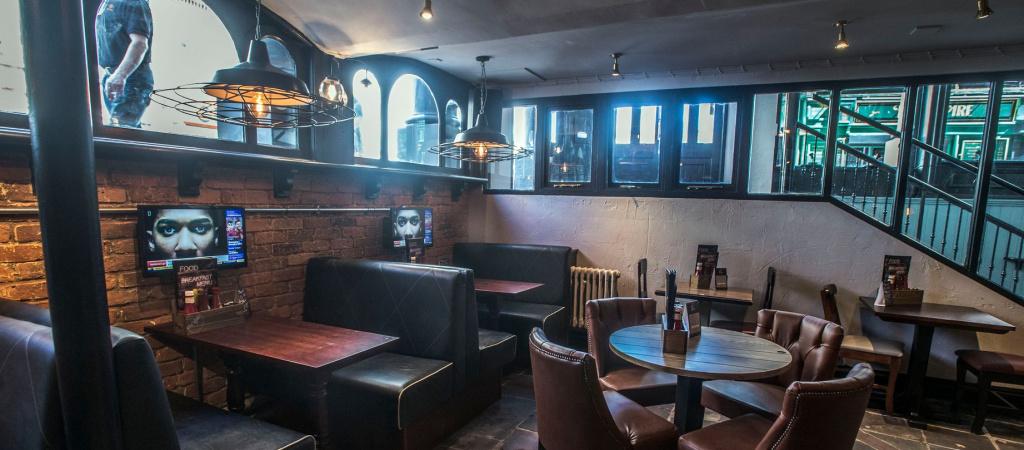 Best Sports Bars in Liverpool - O'Neills Liverpool