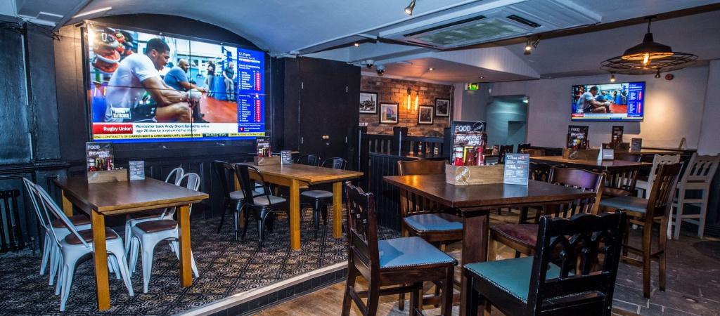 Best Sports Bars in Liverpool - O'Neills Liverpool