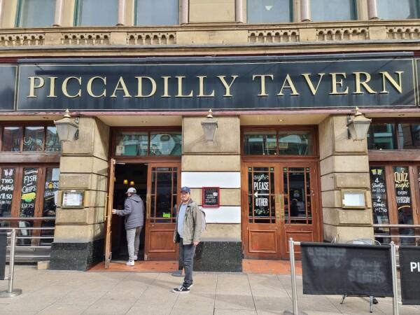 Best Sports Bars in Manchester - Piccadilly Tavern