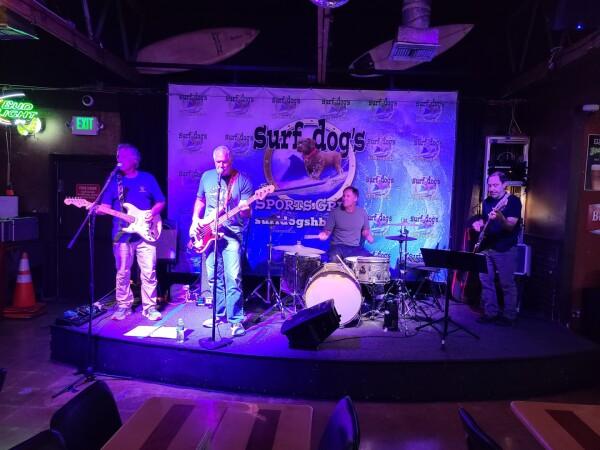 Best Sports Bars in Huntington Beach - Surf Dogs Sports Grill