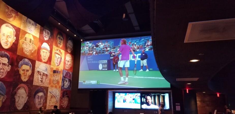 Best Sports Bars in East Rutherford - Fanduel @ Victory Sports Bar Meadowlands