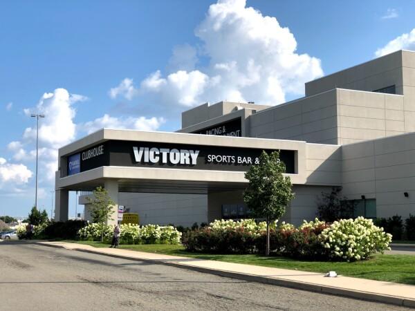 Best Sports Bars in East Rutherford - Fanduel @ Victory Sports Bar Meadowlands