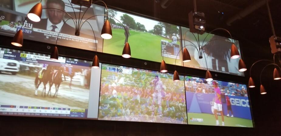 Best Sports Bars in East Rutherford - Fanduel @ Victory Sports Bar Meadowlands